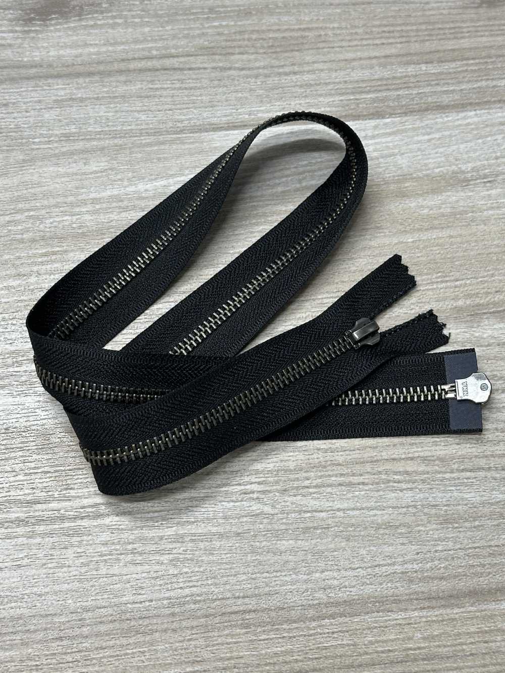 5RGTHMMR-OUTLET Cremallera Metálica Tamaño 5, Color Plata Antigua, Con Separador Bidireccional YKK