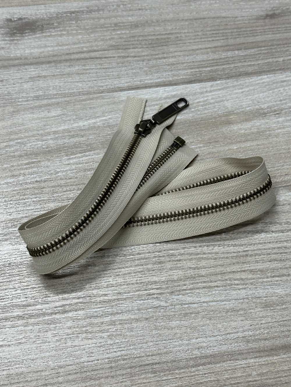 5RGKBOR-OUTLET Cremallera Metálica Talla 5 Oro Antiguo Abierta YKK