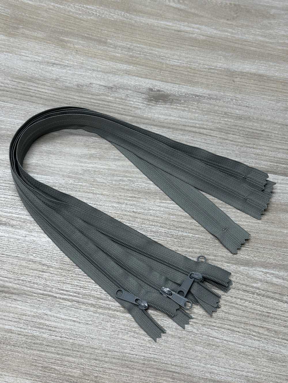 3CFC-OUTLET Cremallera En Espiral Tamaño 3 Extremo Cerrado YKK