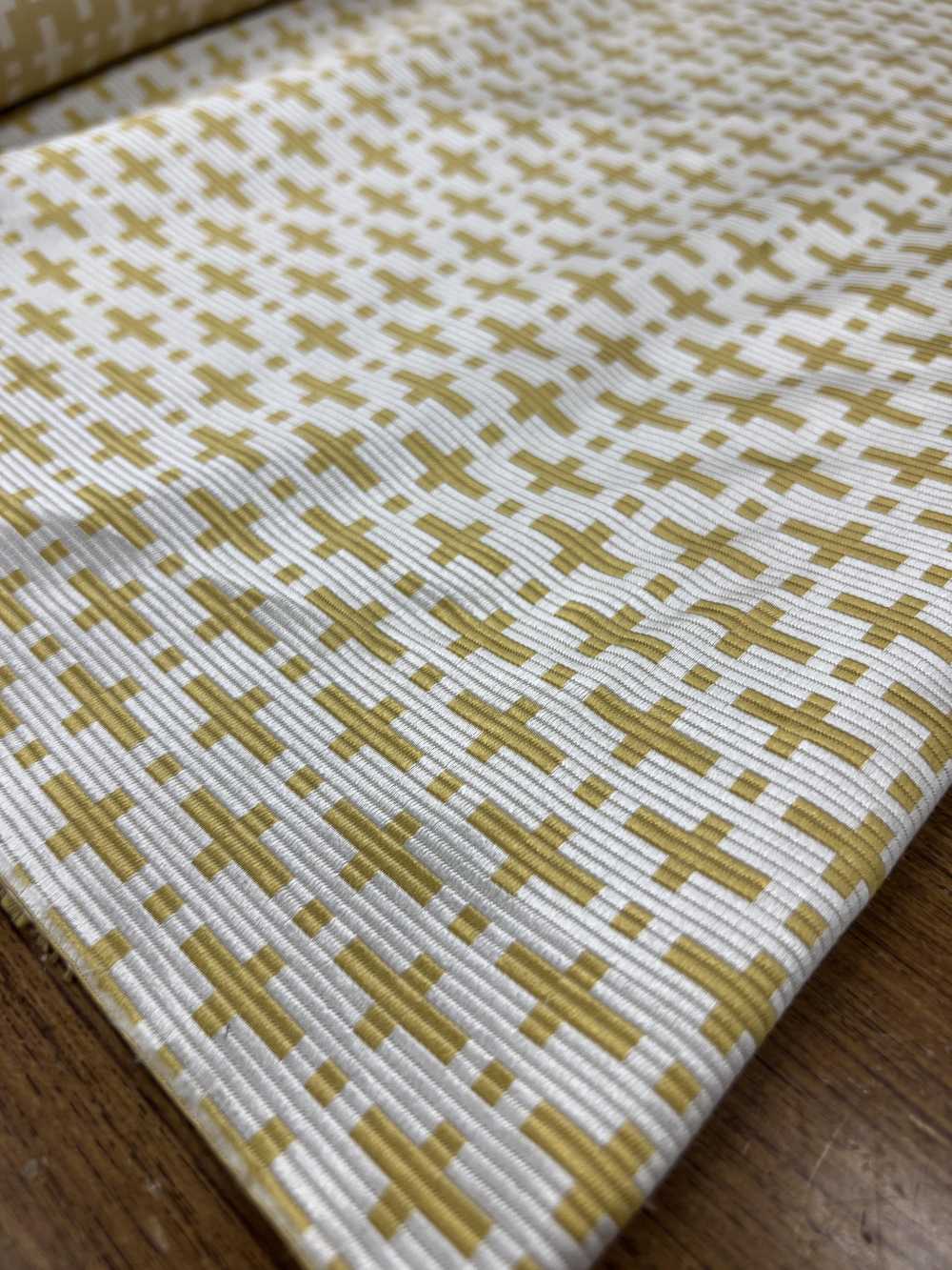 AI-15 Jacquard De Seda Con Estampado Geométrico Blanco Roto [outlet][Textil] Yamamoto(EXCY)