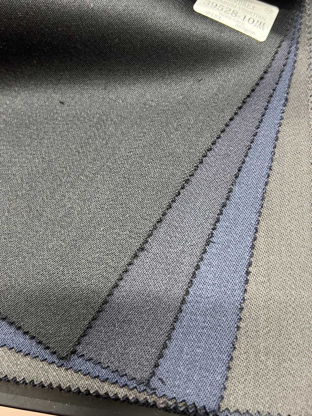 39528 Abrigo De Satén VENECIANO PREMIUM, Frac, Traje Negro[Textil] Compañía Kunishima Co., Ltd.