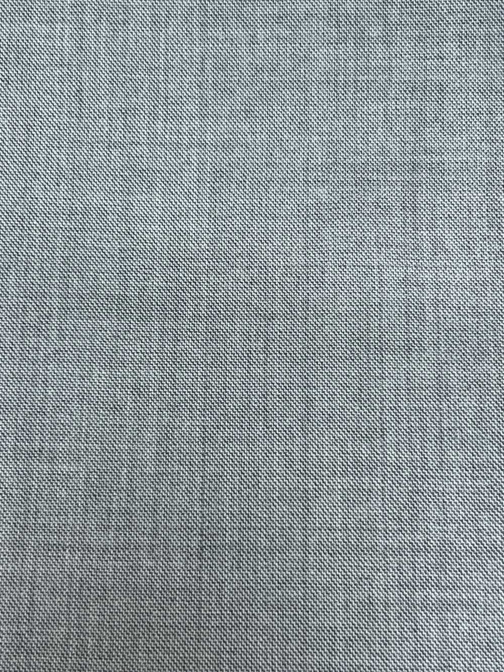 T20601-013 NIKKE MAF Gris Claro Sin Patrón Hilo Simple 120 Hilo Simple[Textil] Níquel