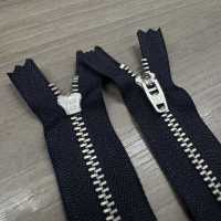 3YGRDSC Cremallera YZiP® (Para Jeans) Tamaño 3 Dull Silver Cerrado YKK Subfoto