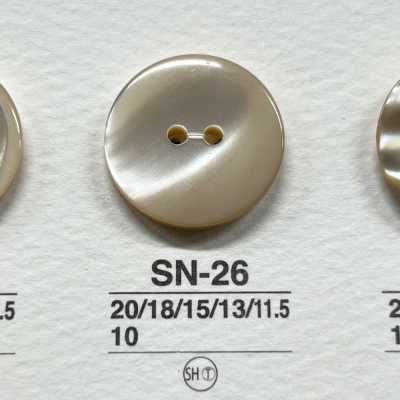 SN26 Botón brillante de concha Takase de material natural de dos agujeros
