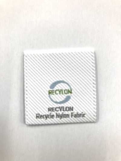TP004-RYON Etiqueta tejida Resilon