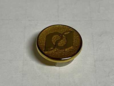EX188 Botón metálico dorado de fabricación japonesa para trajes y chaquetas