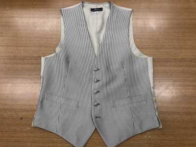 V-3004-O Chaleco formal jacquard de poliéster hecho en Japón rayado dorado