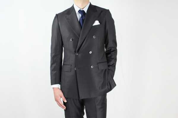 GXPWS1 Traje cruzado liso gris oscuro en tejido DORMEUIL