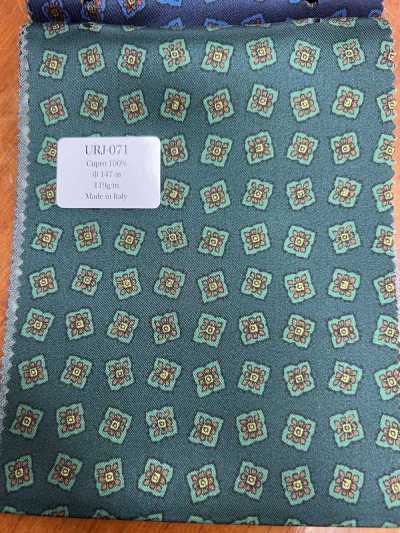URJ-071 Hecho en Italia Cupro 100% Forro estampado con pequeño motivo floral verde