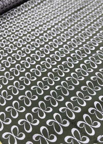 AI-3 Jacquard de seda con motivo de pétalos rosas, negro 【Outlet】