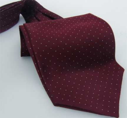 AS-922 Corbata ascot de seda con lunares finos, granate, hecha en Japón