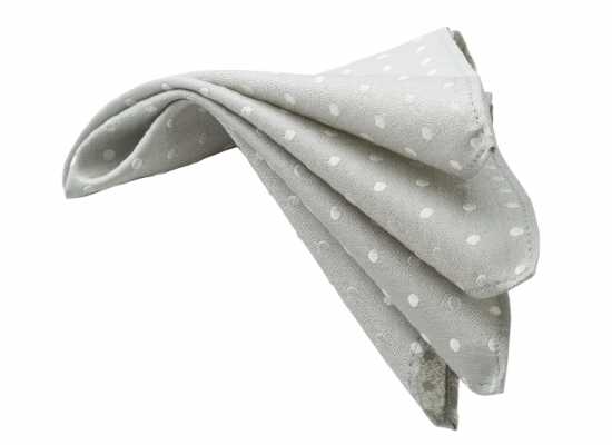 CF-940 Pañuelo de bolsillo de seda de fabricación japonesa, de lunares, gris claro