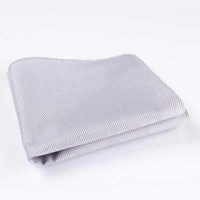 RCF-8007-24 Pañuelo de bolsillo en patrón espiga gris, con tejido Ringhart fabricado en Inglaterra